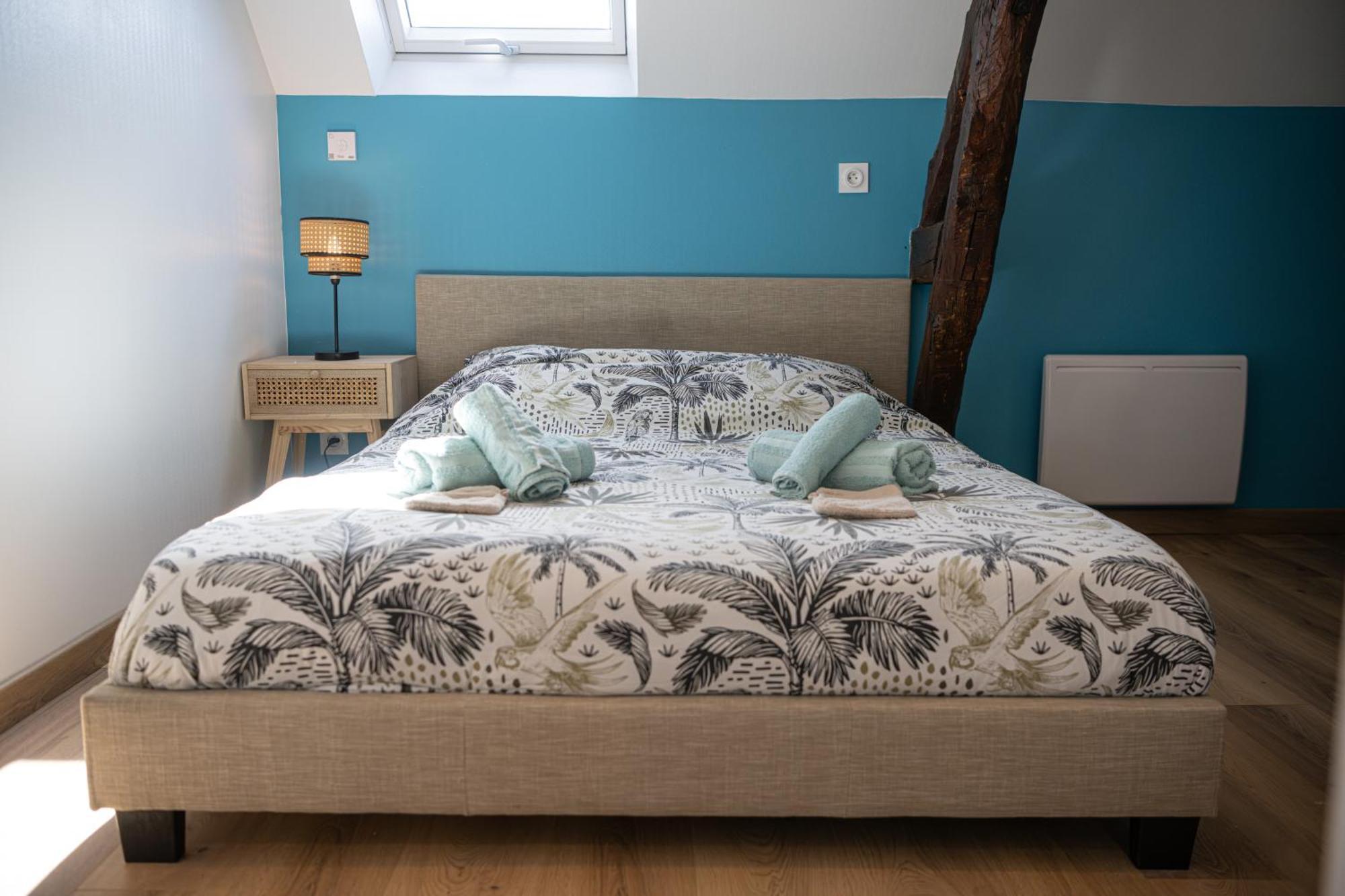 La Belle Rive Du Voyageur Apartment Bellerive sur Allier Bagian luar foto