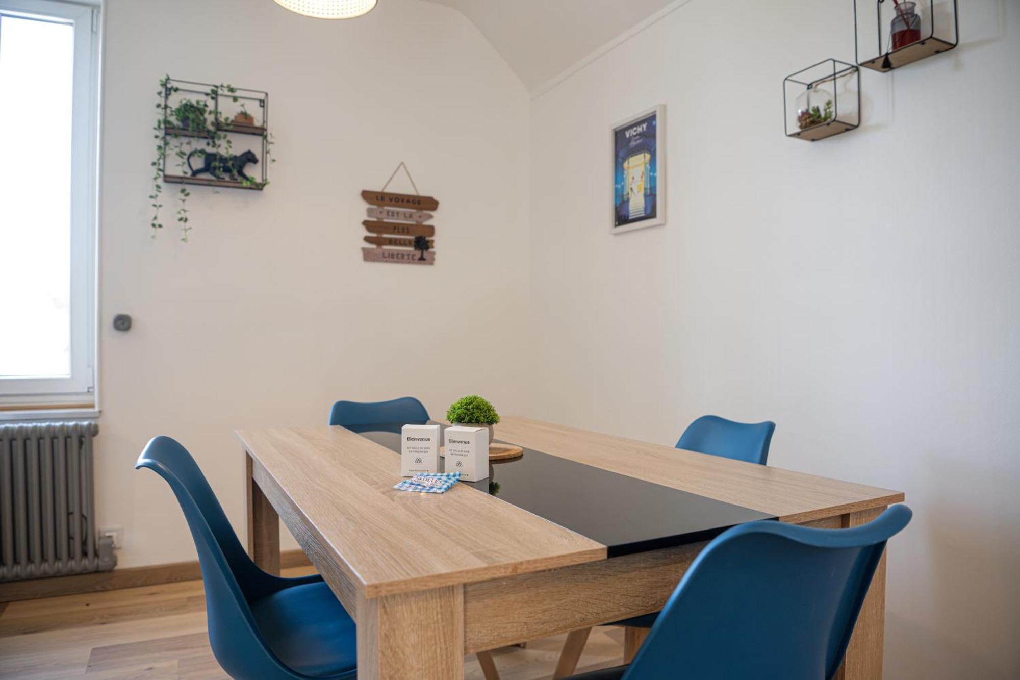 La Belle Rive Du Voyageur Apartment Bellerive sur Allier Bagian luar foto