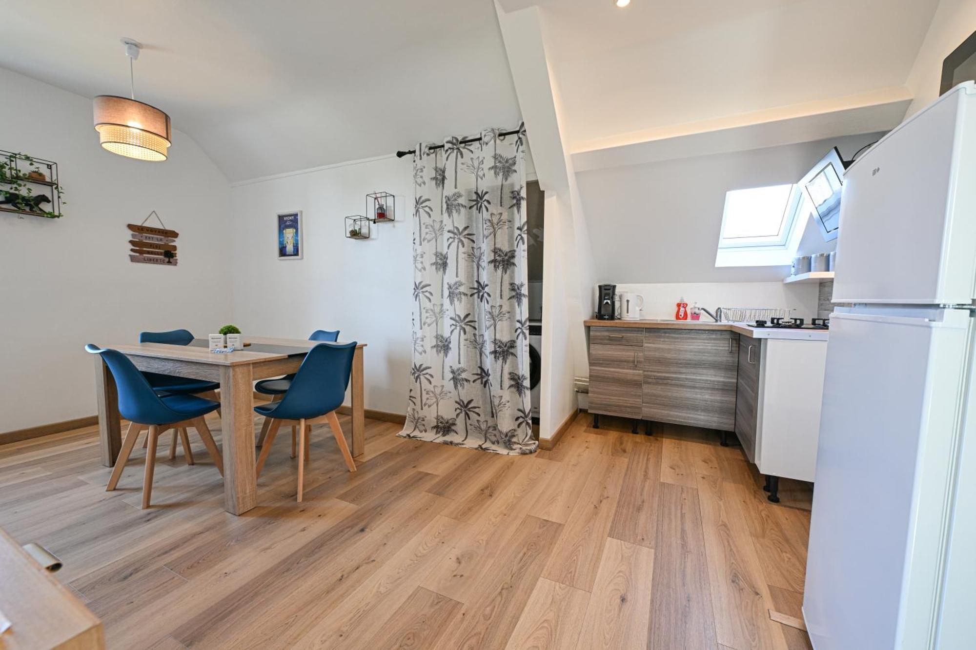 La Belle Rive Du Voyageur Apartment Bellerive sur Allier Bagian luar foto