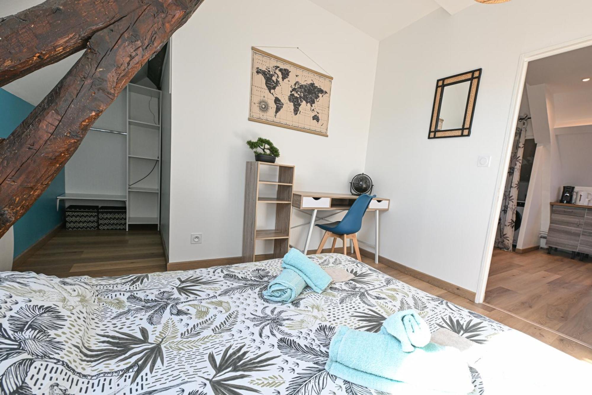 La Belle Rive Du Voyageur Apartment Bellerive sur Allier Bagian luar foto